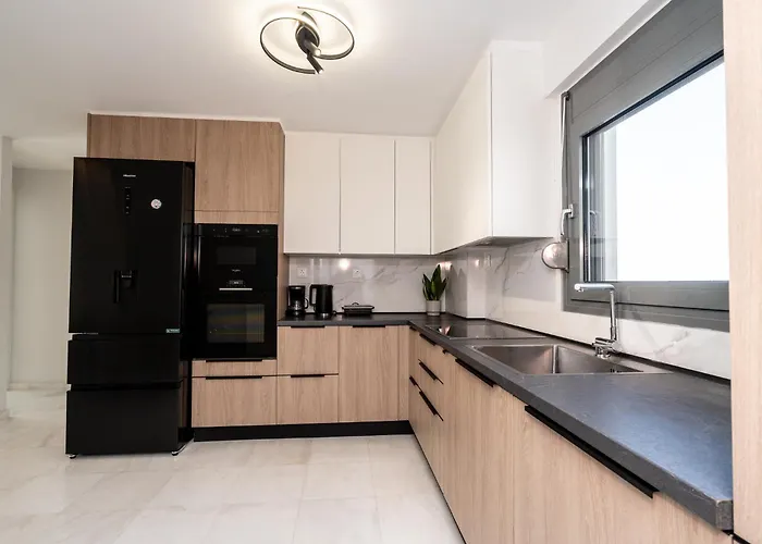 דירה Modern 2 Bedroom סלוניקי