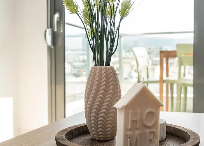 Modern 2 Bedroom דירה *