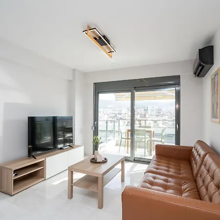 Modern 2 Bedroom דירה *