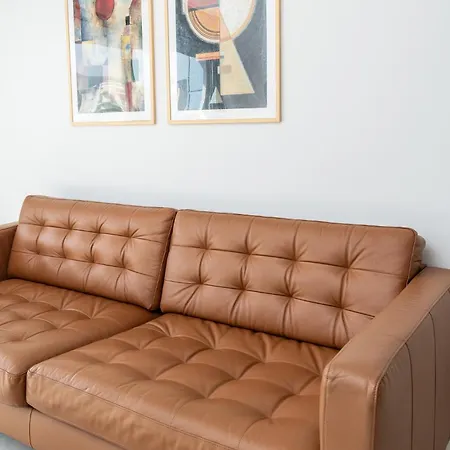 Modern 2 Bedroom דירה *